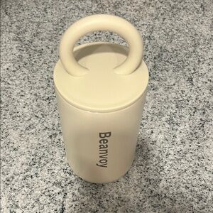 NWOT Beanvoy Cream Travel Mug